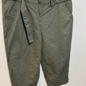 Midtown Khaki Green Cropped 3/4 Capri Cargo Pants